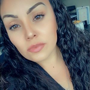 Meet your Posher, Daniela